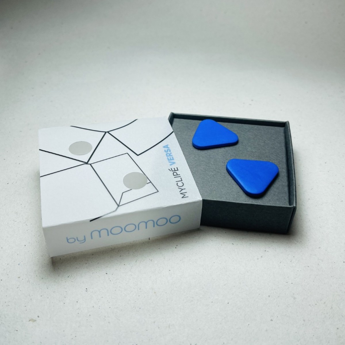 VERSA TRIANGLE OCEAN BLUE